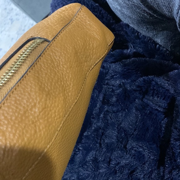 Vince Camuto leather shoulder bag (style VC-RYTON - SL) - Picture 12 of 12